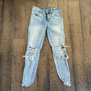 American Eagle Outfitters Light Blue Distressed Skinny Jeans